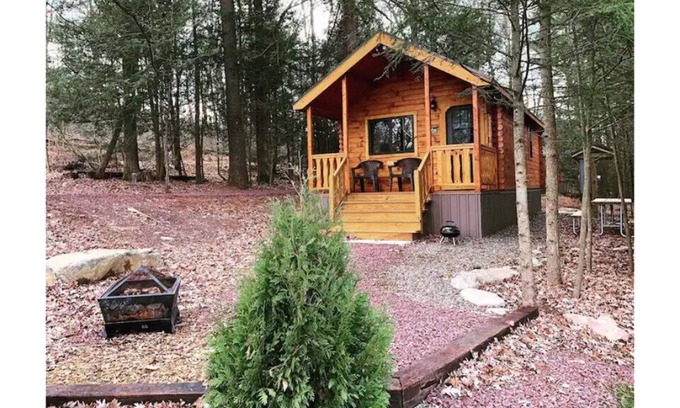 Grier City-Park Crest Maison | Luxury Cabin at Historic Lakewood Park w/ Linens - A
