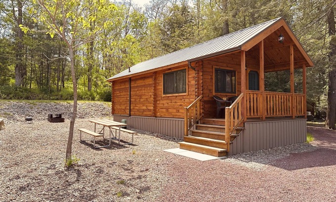 Grier City-Park Crest Cabine | Luxury Cabin - Located at Lakewood Park Campground Firepit/Fireplace/Private Bathroom/Lake access