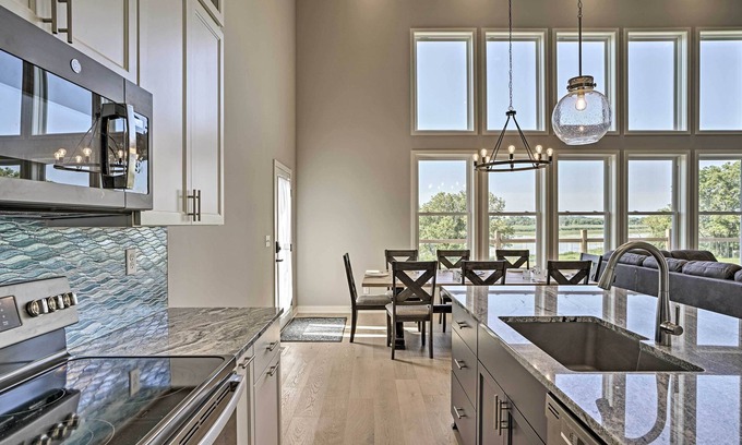 Morristown Maison | NEW! Luxury Home w/ Fire Pit: Boat, Fish & Explore