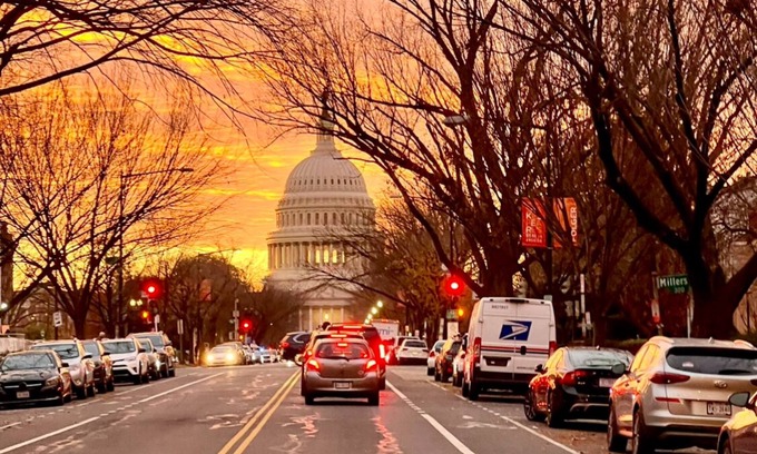 Capitol Hill Maison | Luxury Capitol Hill Home steps from US Capitol. 4BR 4.5 Bath Patio and Deck