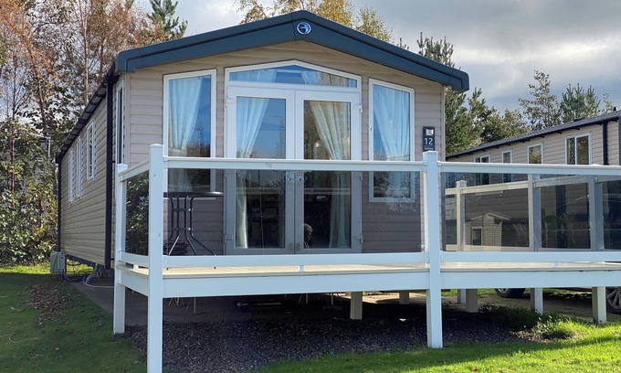Prestonpans Cabine | Luxury Caravan Escape by the Seaside, Port Seton