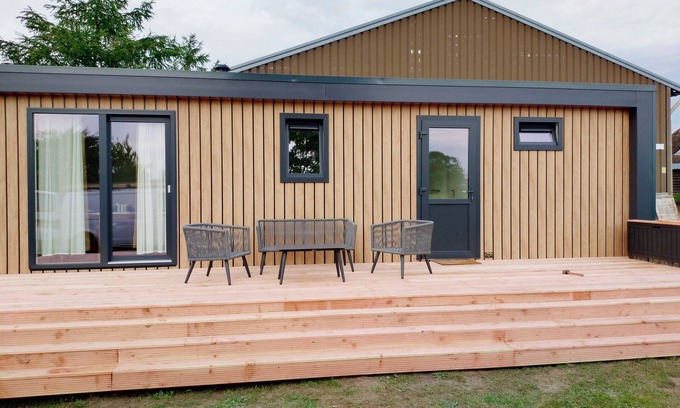 Blokzijl Chalet De Ski | Luxury Chalet Eveline in the middle of Natura2000, close to Blokzijl, Giethoorn and more!