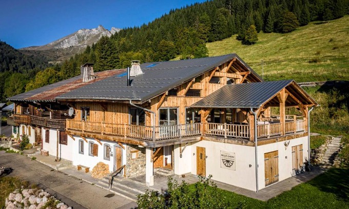 La Cote-d'Arbroz Chalet De Ski | Luxury Chalet, stunning views with hot tub & sauna