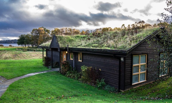 Balmaha Chalet De Ski | Luxury chalet with hot tub and loch views