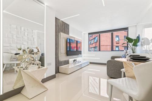 Gay Village Appartement | Luxury City Apartment, Walk to O2 Academy & Bullring, Sleeps 4