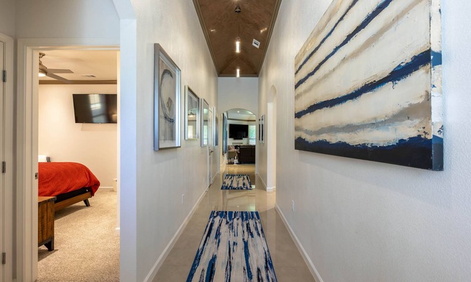 South Dallas - Fair Park Maison | LUXURY CLEAN in Fair Park nr Deep Ellum/Conv Ctr /Bishop Arts/Uptown/Dos Equis