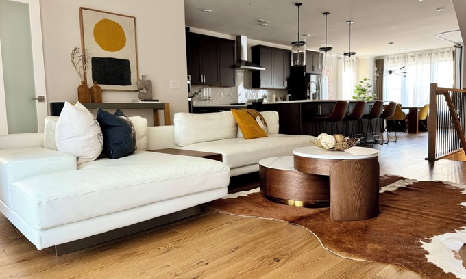 Chantilly Copropriété | Luxury Condo near Dulles Tech Corridor