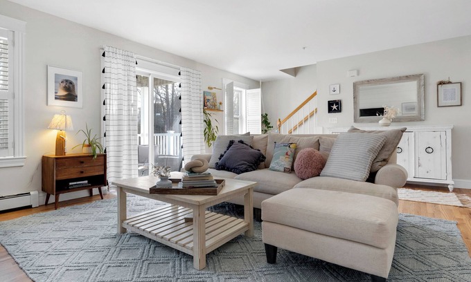 Old Orchard Beach Copropriété | Luxury Condo with a Pool in wonderful Old Orchard Beach!