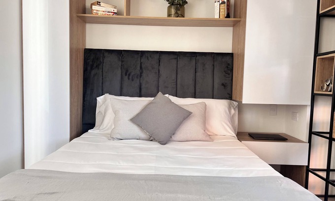 La Gran Via Appartement | Luxury-confortable studio. Best location. 2 minutes to the famous 93 park.