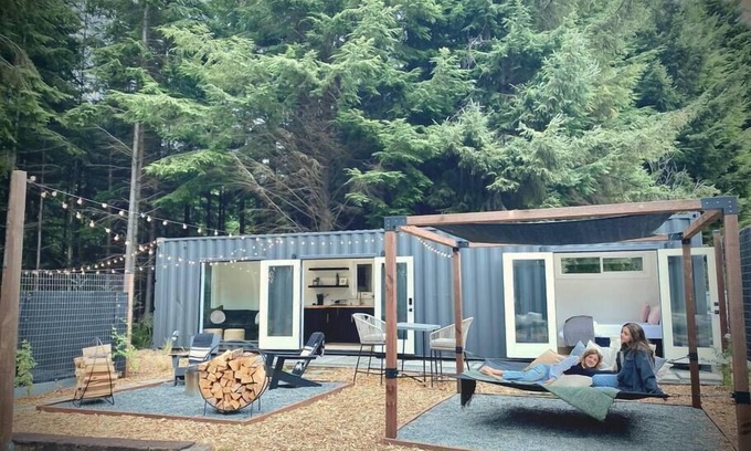 McKinleyville Maison | Luxury Container Under The Trees ~Soaking Tub~