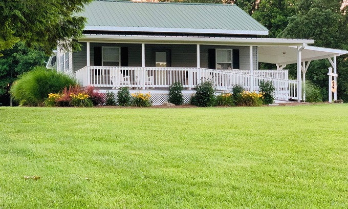 Spencer Cottage | Renovated Farm Cottage near Fall Creek Falls State Park