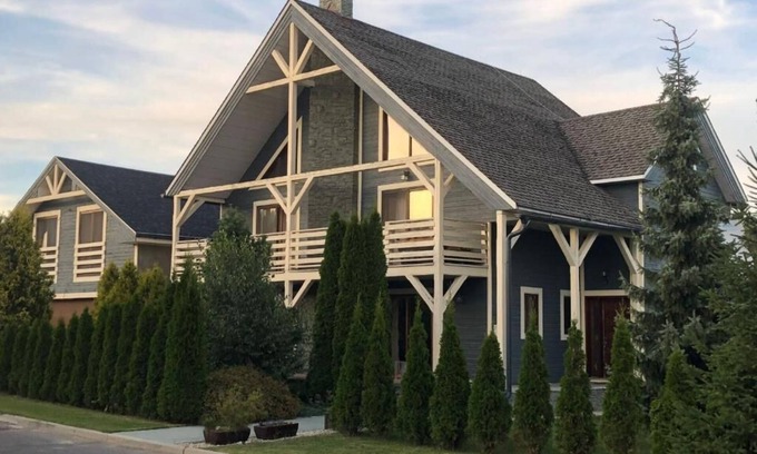 Stara Lesna Chalet De Ski | Luxury detached chalet 5 mins from the mountain resort
