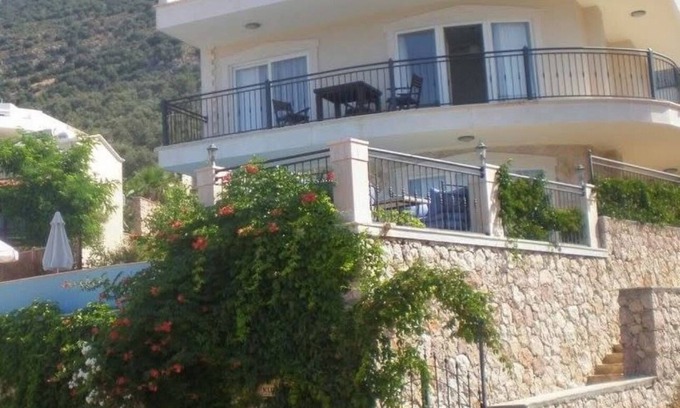 Kalkan Villa | Villa individuelle de luxe avec piscine privée à débordement, vue panoramique sur la mer, Wifi, climatisation.