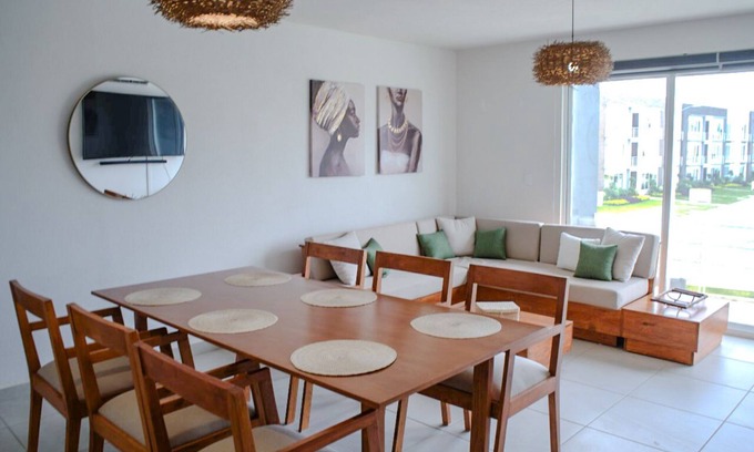 Puente del Mar Appartement | Luxury Diamante Apartment, Private Beach Club, 4 Bedrooms, 8 Guests