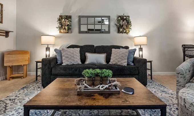 Clermont Appartement | Luxury Downtown Clermont Suite 857
