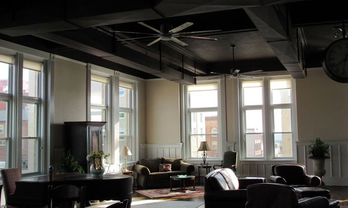 New Bedford Appartement | Luxury downtown Penthouse Steps to Martha's Vineyard ferry