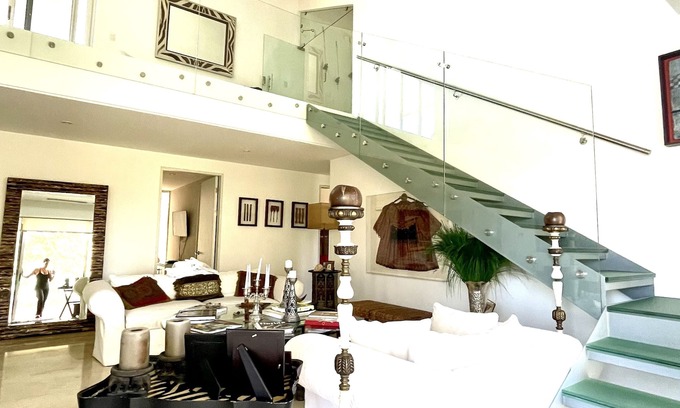Santa Ana Appartement | Luxury Duplex Penthouse