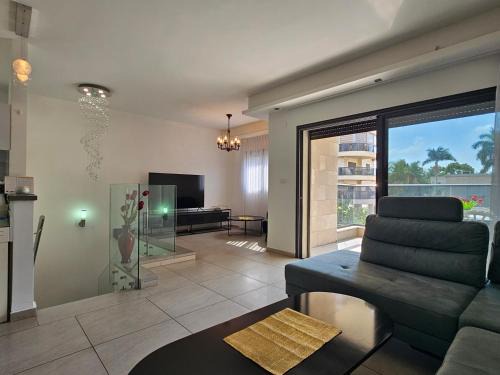 Nahariya Appartement | Luxury Duplex 3BR Garden + Balcony Parking