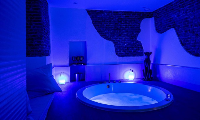 Las Acacias Maison | Luxury Duplex with jacuzzi in the heart of Madrid