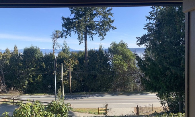 Regional District of Nanaimo Maison | Luxury “Eagle Nest” retreat with Ocean View/10 min drive to both Ferry Terminals