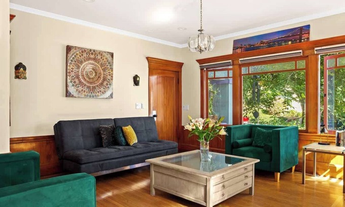 Fairview Park Maison | BEST neighborhood in Berkeley Luxury Home