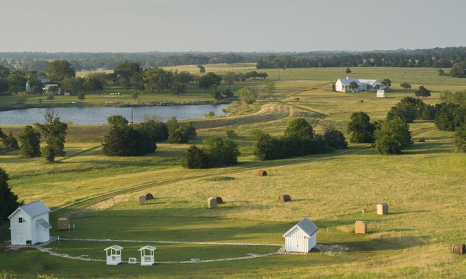 Round Top Autre | Luxury Farm Experience | 7 Min to Round Top!