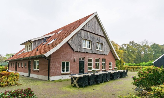 Denekamp Maison | Luxury Farmhouse near Forest in Dinkelland