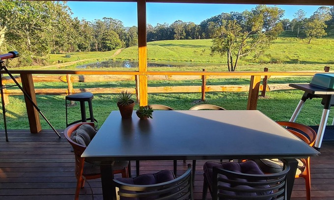 Collombatti Maison | Luxury Farmstay with Spectacular district views & Pet friendly