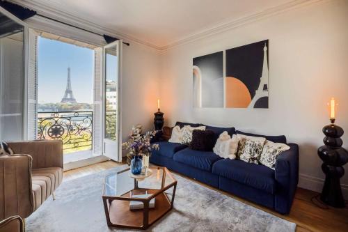 16th Arrondissement Appartement | Luxury Flat Eiffel View 3BR 7 Guests