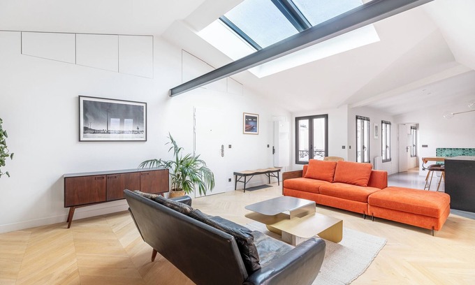 10th Arrondissement Appartement | Luxury flat with AC "La verrière du Paradis "