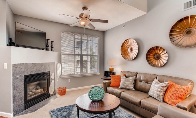 Englewood Copropriété | CONDO MEUBLE DE LUXE PROCHE DTC, DISH NETWORK & STARZ CORPORATE & CENT AIRPORT