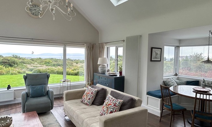 Spiddal Maison | Luxury Galway Getaway with 5 Bedrooms