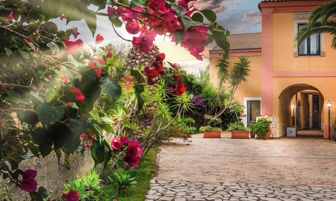 Mitogio Appartement | Turismo rurale esistente dal 1898 tra Taormina e sua maestà Etna