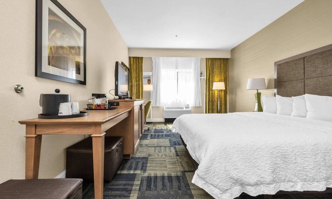 Vacaville Hôtel | Luxury Getaway! with Free continental breakfast, close to Southwood Park