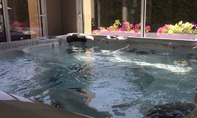 Rochecorbon Maison | gite de luxe 3* 12 personnes jacuzzi, spa Châteaux de la Loire Touraine
