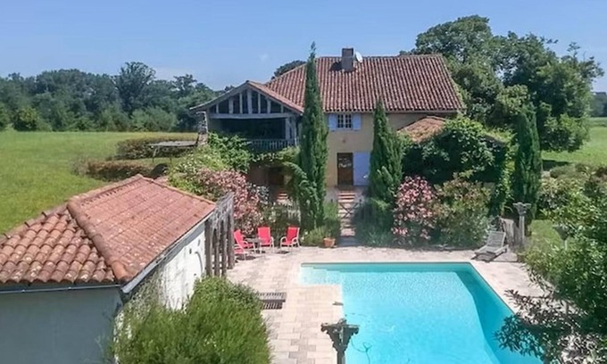 Perchede Maison | Gite de luxe avec piscine privée dans le Gers