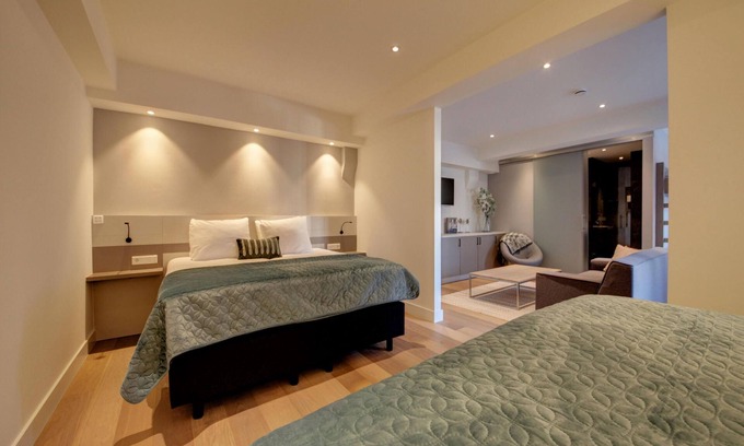 Kaatsheuvel Maison | Luxury group home with bar and catering kitchen