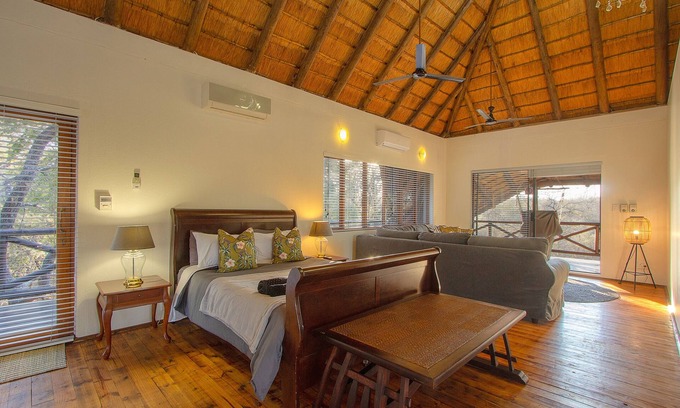 Marloth Park Maison | Luxury Guesthouse Co @ HoneymoonHouse