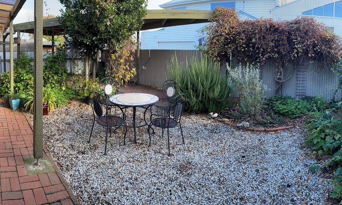 Lake Wendouree Maison | Luxury Heritage home in central Ballarat. Close to Lake Wendouree, restaurants.