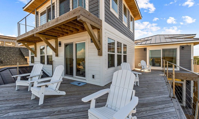 Ocean Isle Estates Maison | Luxury High-End Ocean Front Home with Private Pool and Hut Tub