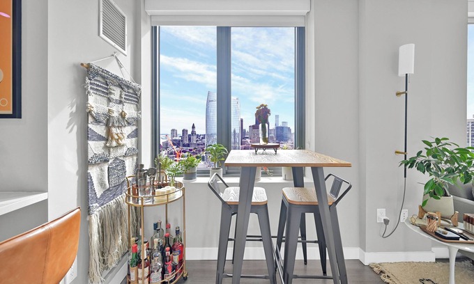 West End Appartement | Luxury high floor 1-bedroom apartment in Boston with amenities