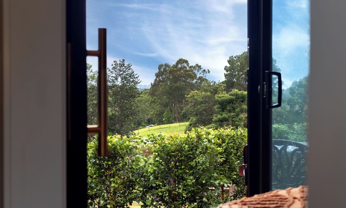Palmwoods Cabine | Luxury Hinterland Tiny Home | Secluded Romantic Escape with Stunning Views