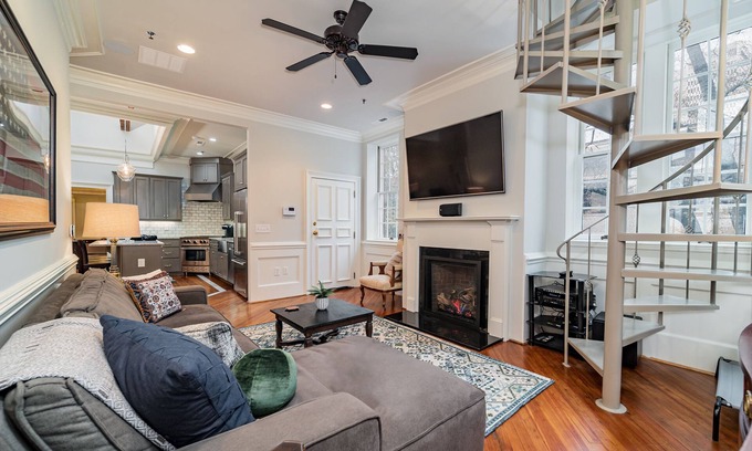 Greenville Downtown Copropriété | Luxury Historic 2BR/2BA Loft on North Main St Gvl