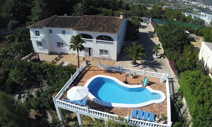 Pedreguer Villa | Villa de vacances de luxe Denia Espagne 2-6 personnes avec piscine privée et vue imprenable