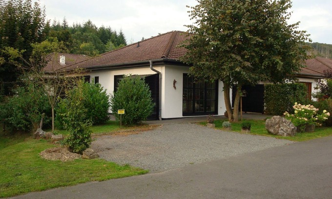 Frankenau Appartement | Casa de vacaciones de lujo, a 100 metros del bosque, piscina cercana, a 4 km de Edersee