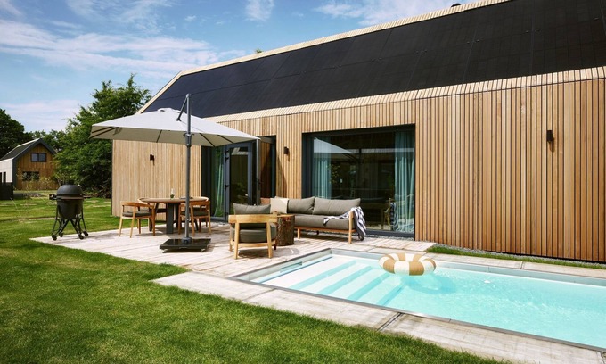 Hengelo Maison | Luxury holiday home with private swimming pool and sauna, in the Achterhoek