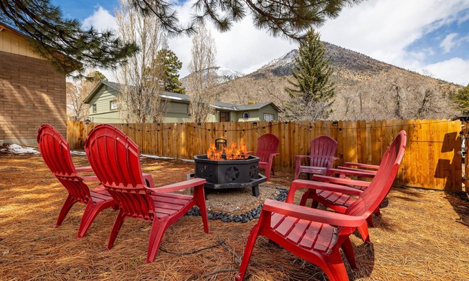 Swiss Manor Maison | Luxury Home at Mount Elden's Foothills, Steps from Route 66 and Flagstaff Mall