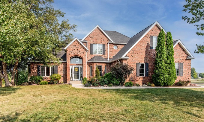 Harlan Maison | Luxury Home on 4th fairway of country club! Golf Getaway. Quality throughout.