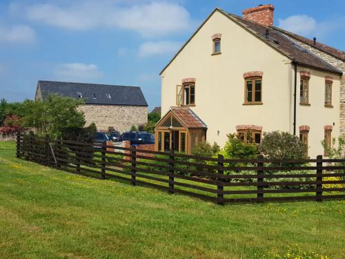 Dulcote Maison | Luxury Home on Wellesley Park Near Wells