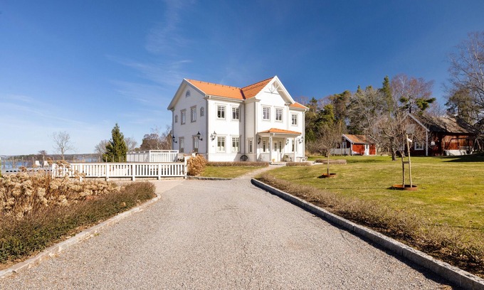 Varmdo Villa | Luxury Home - Pool- View in Stockholm Archipelago